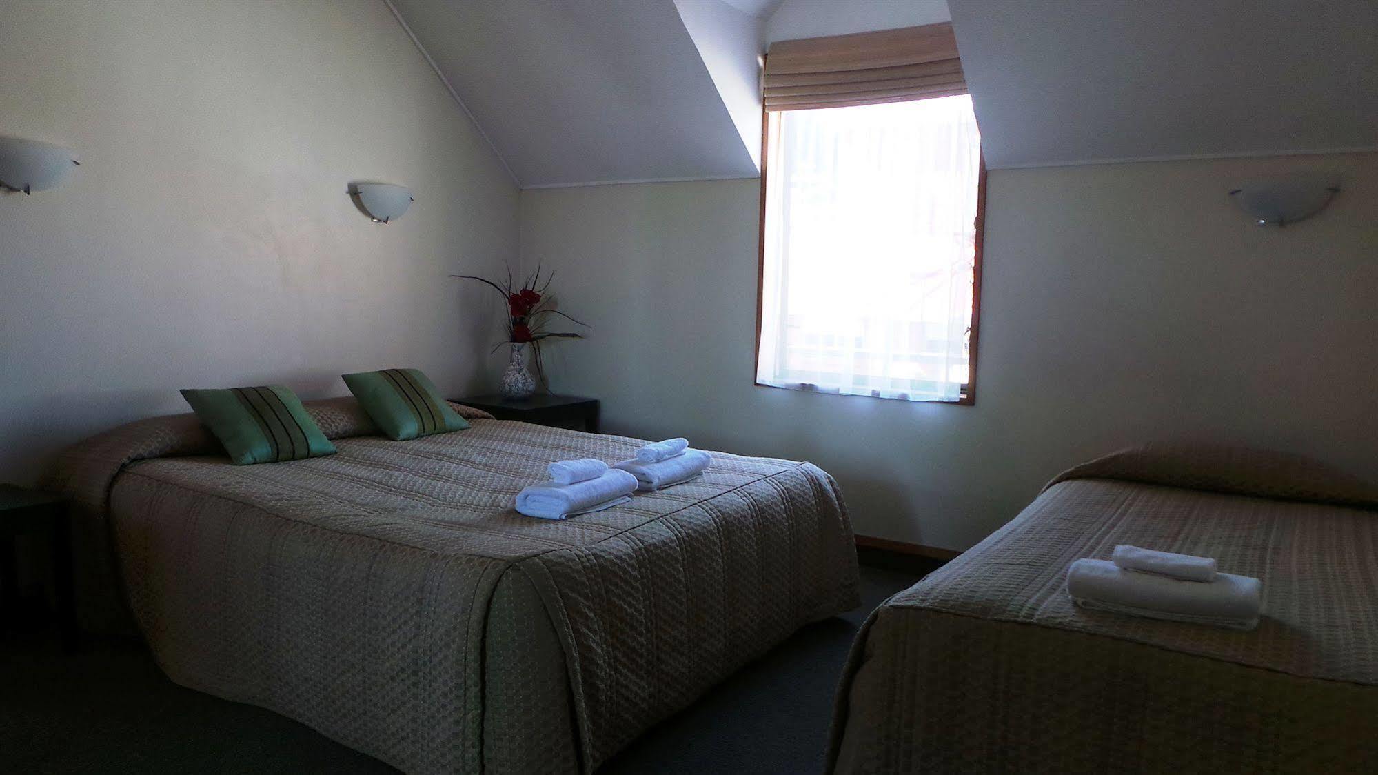 Owens Motel Dunedin Exterior foto
